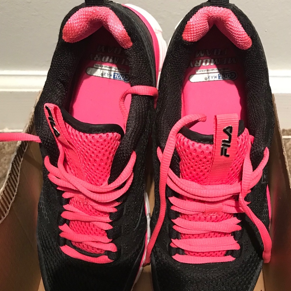 Fila women’s gym shoes